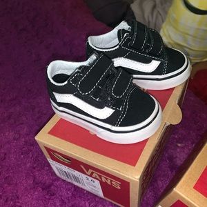 Toddler vans size 2